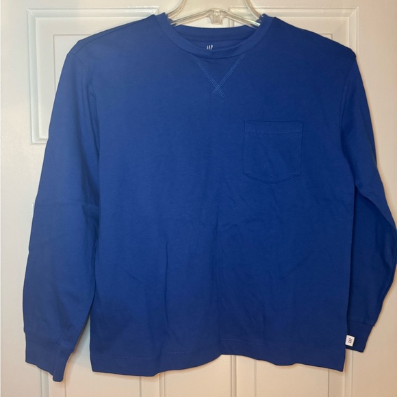 GAP Other - NWT Gap kids boy’s long sleeved top